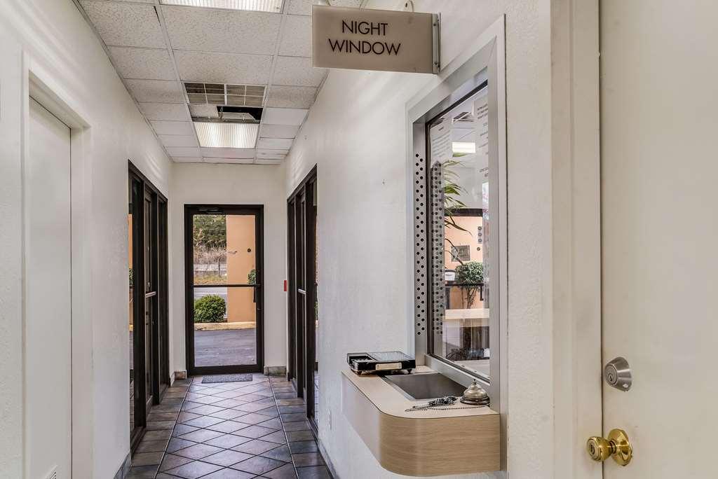 Hotel Budget By O I-85 2*